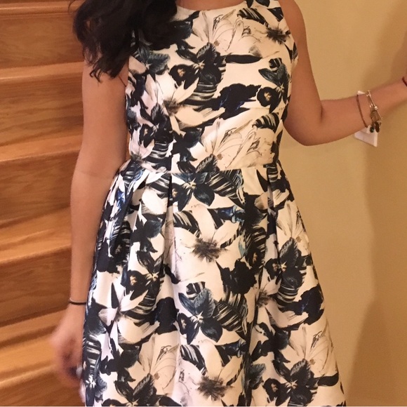 Floral Sleeveless Dress - Picture 2 of 4